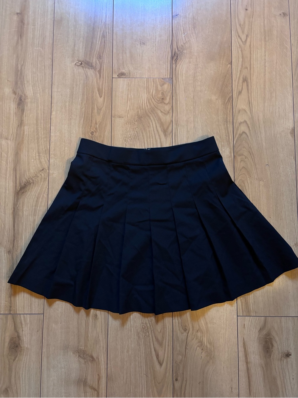 Uniqlo Black Pleated Skirt